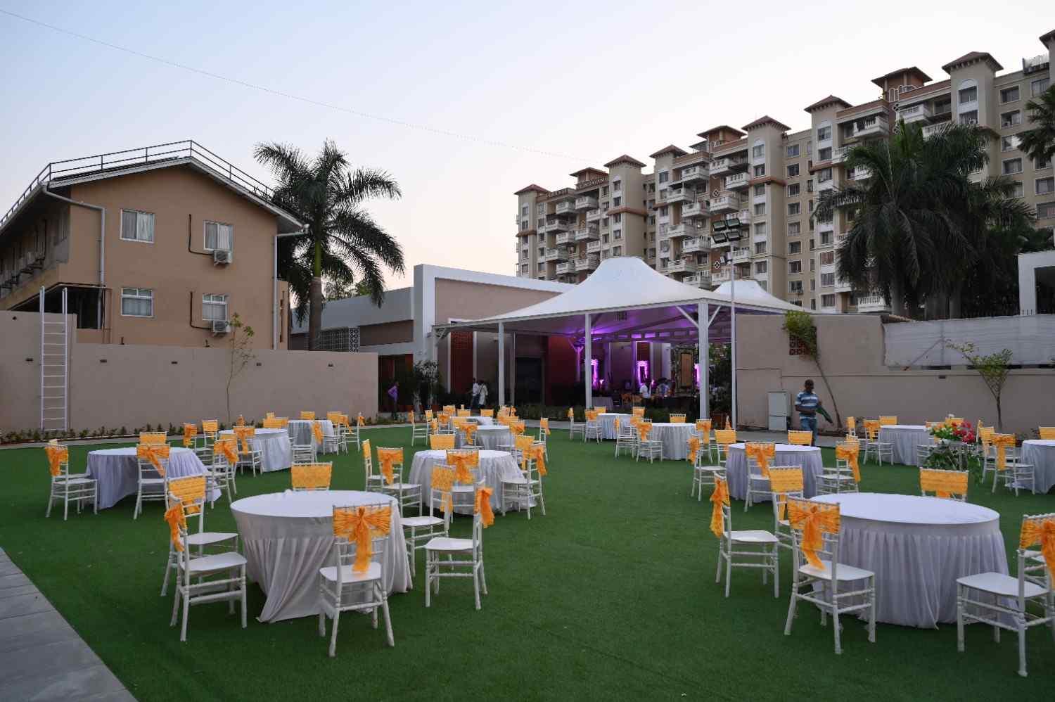 Hotel Haldi Lawn 1